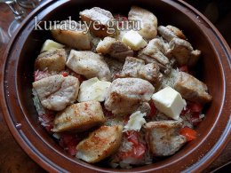 Тушкована свинина «Герцоговина» з рисом і овочами