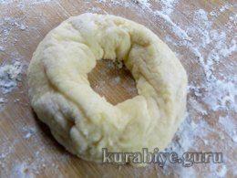 Пончики дріжджові на манці 