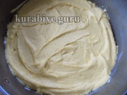 Пирог с карамелизированными грушами