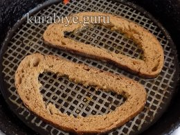Гренки с сыром и яйцом на сковороде