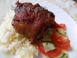  «Чёрная» курица по-перуански с чесночным рисом