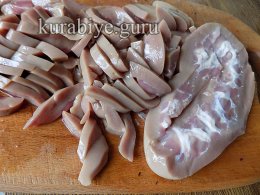 Почки с грибами в сметанном соусе