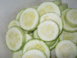 Кабачки-шашлычки с фаршем