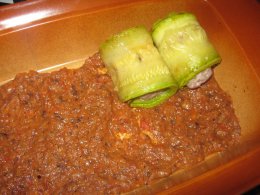 Рулетики из  баклажанов с мясом и рисом