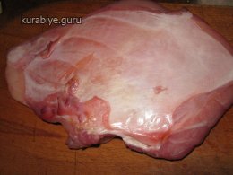 Сом запечений у клярі з горіхами