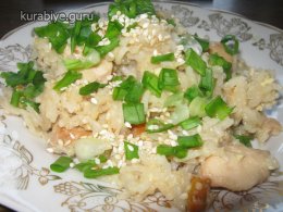 Чесночный рис с курицей