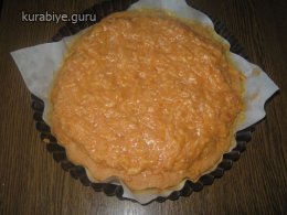 Шведський яблучний пиріг з вершками
