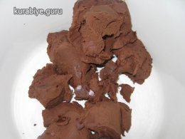 Кофейно-ореховые пирожные с трюфельной прослойкой
