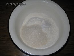 Медовая коврижка со сливами, рецепт 