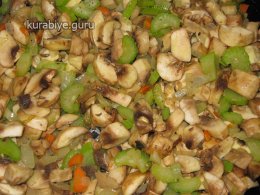 Густой сливочный суп с красным рисом и курицей