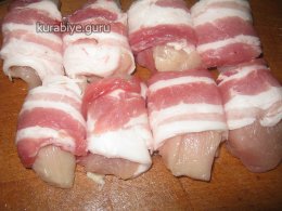 Куриная грудка в беконе в медово-горчичной глазури