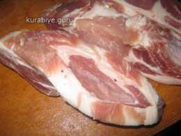 Свиная котлета на косточке в ореховой панировке