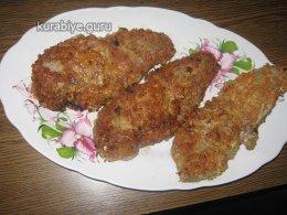 Свиная котлета на косточке в ореховой панировке
