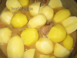 Тушеные говяжьи хвосты по-французски