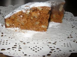 Пирог «Ириска» с вареной сгущёнкой и орехами