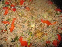 Пирог-запеканка из картофельного теста с фаршем и овощами