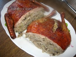 Утка без костей, фаршированная рисом с грибами 