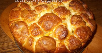 Обезьяний хлеб с яблоками и карамелью