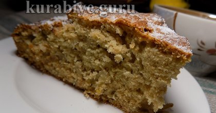 Кекс медовый с айвой