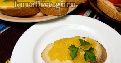 Бутерброды  с креветочным маслом и икрой мойвы 