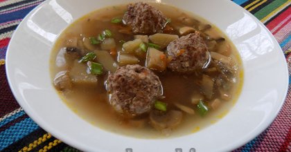 Грибний суп з фрикадельками 