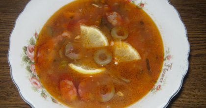 Солянка сборная мясная классическая, рецепт с фото