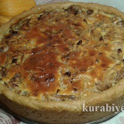 Цибулевий пиріг з маком