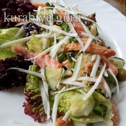 Картофельный салат с копчёной сёмгой