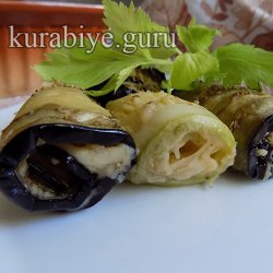 Рулетики из кабачков и баклажанов с сыром 