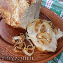 Имбирная буженина с карамелизированным луком