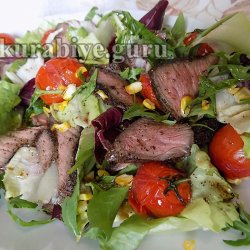 Салат с говядиной в кофе и кукурузой гриль 