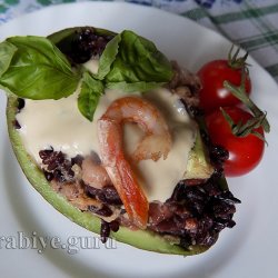 Салат с морепродуктами и диким рисом