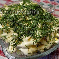 Салат с сельдью и зеленью