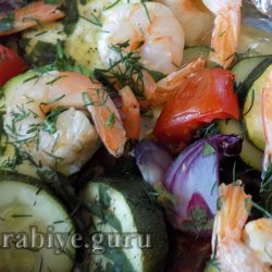 Креветки запечённые с овощами в духовке