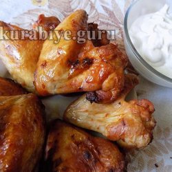 Лимонно-чесночные крылышки с горчичным соусом 