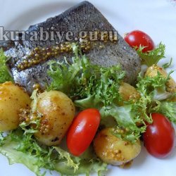 Лосось запечённый с картофелем в медово-горчичном соусе 
