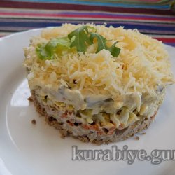 Салат з курячою печінкою Везувій