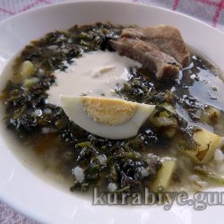 Зелений борщ з молодою кропивою 