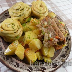 Нудлі – печеня з м’ясом і картоплею