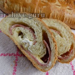 Пиріг дріжджовий з фетою та оливками