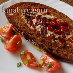 Гренки с сыром и яйцом на сковороде