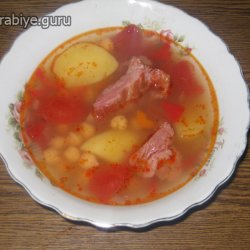 Шурпа, суп с нутом и копченостями в горшочке