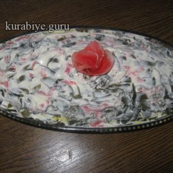 Салат из морской капусты с яйцом и рыбой 