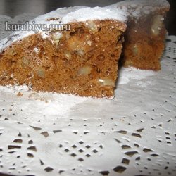 Пирог «Ириска» с вареной сгущёнкой и орехами
